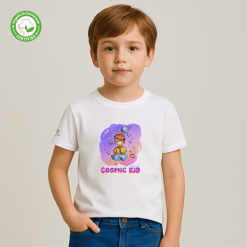 Photo en studio du TShirt Bio pour garçon "Cosmic Kid" Violet