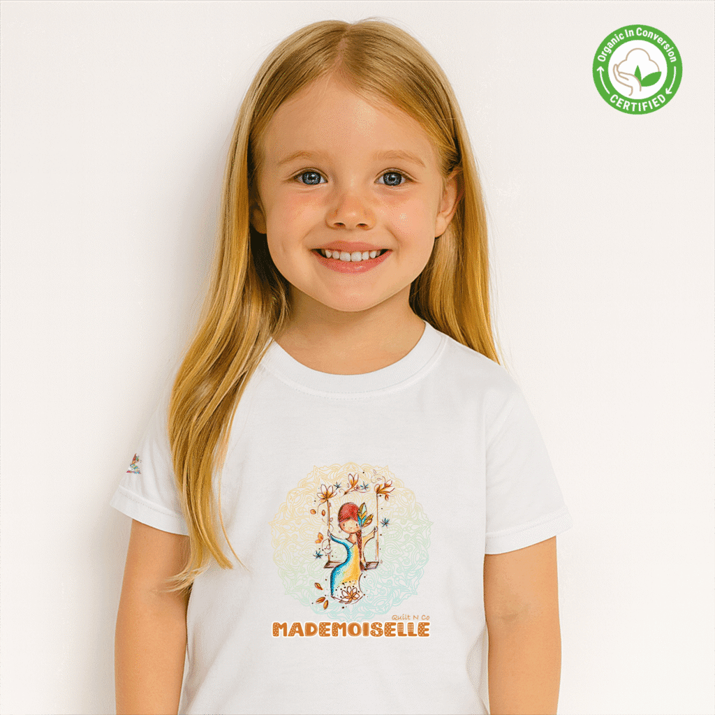 Photo en studio du TShirt Bio pour fille "Mademoiselle"
